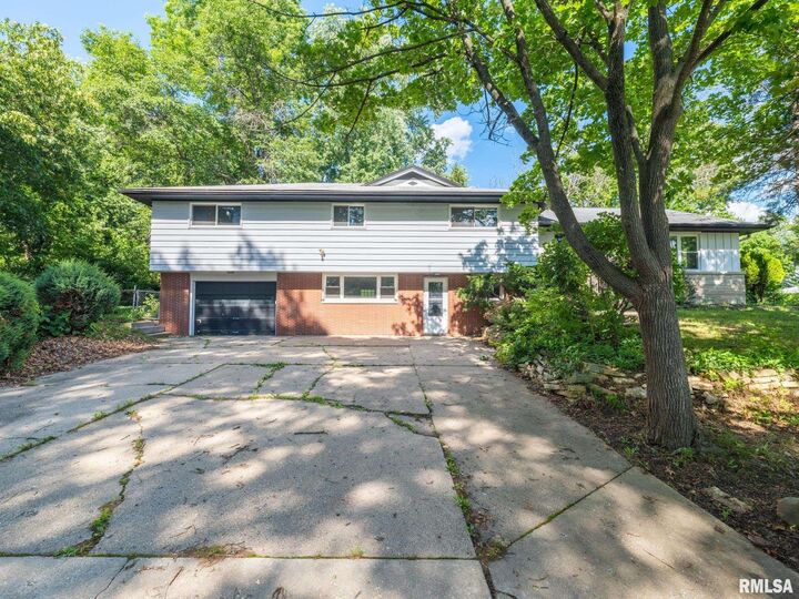 Property Photo: 3808 N Walround Lane IL 61615
