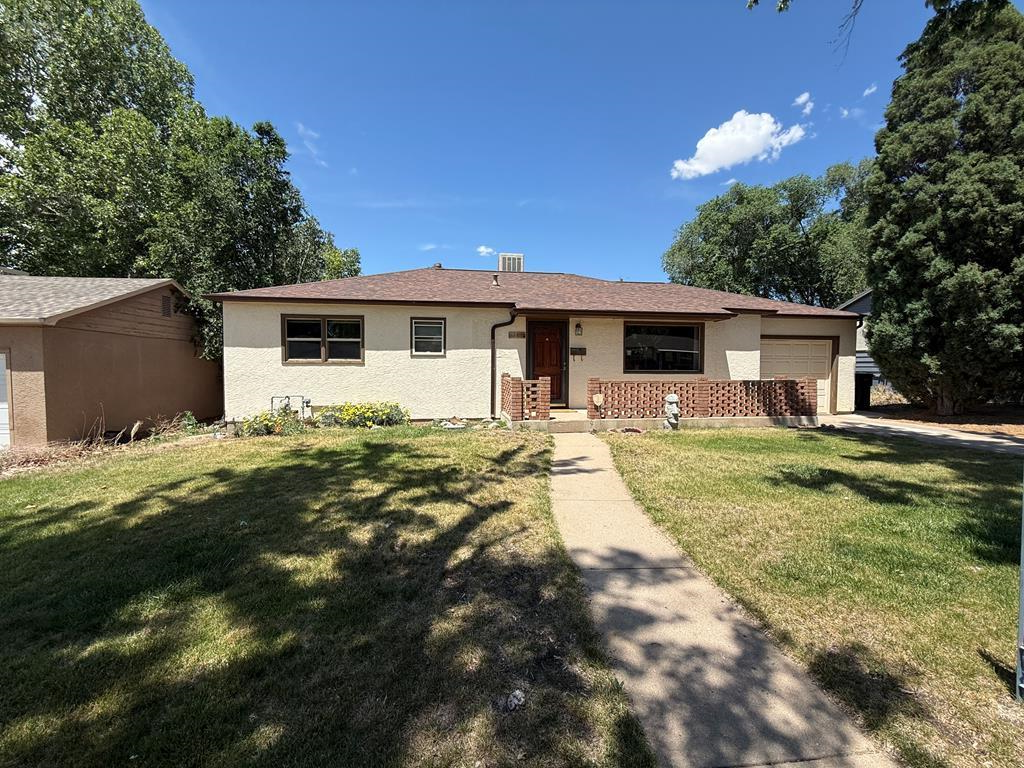 Property Photo:  1109 Mass St  CO 81001 