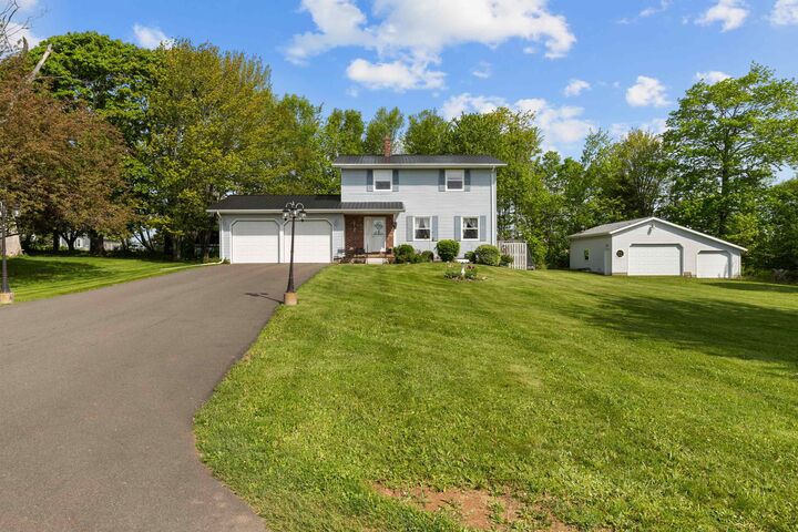 2 Laura Lane — photo 1
