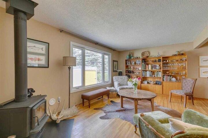Property Photo: 6140 Dalmarnock Crescent NW AB T3A 1H2