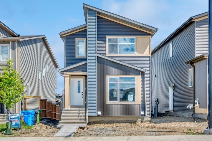 Property Photo: 28 Mitchell Way NW AB T3R 2G2
