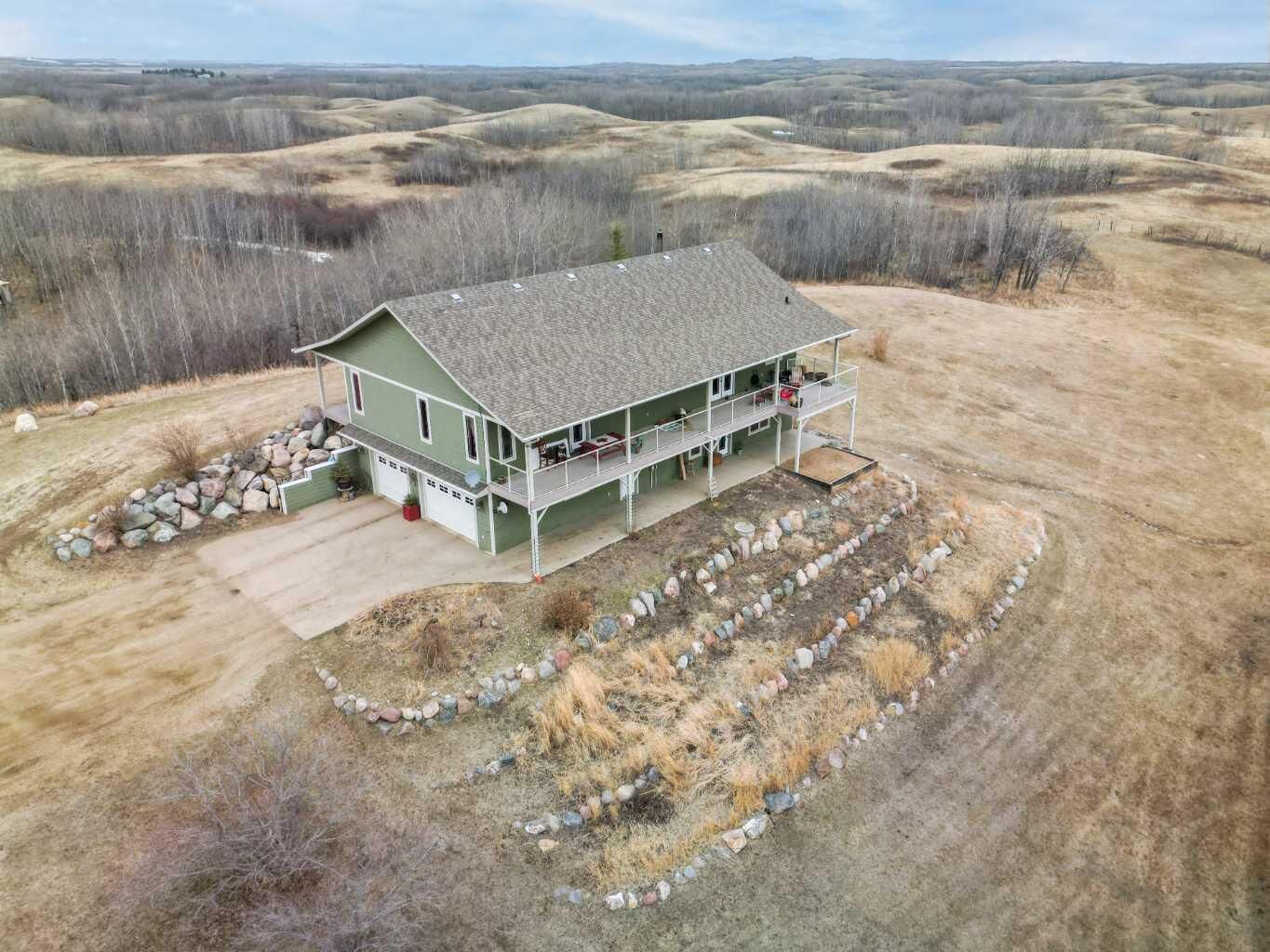 Property Photo: 19472 Township Road 355 AB T0J 0J0