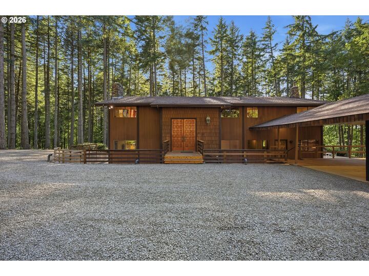 Property Photo: 22685 SW Mountain Creek Rd OR 97140