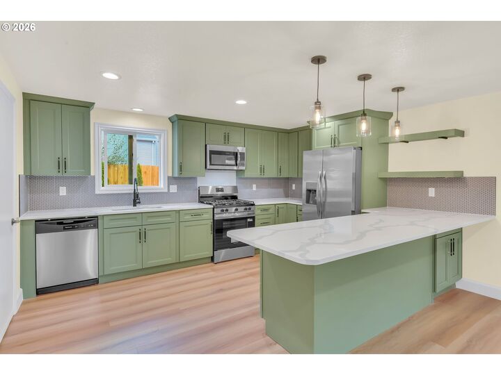 Property Photo: 9575 SW 92nd Ave OR 97223