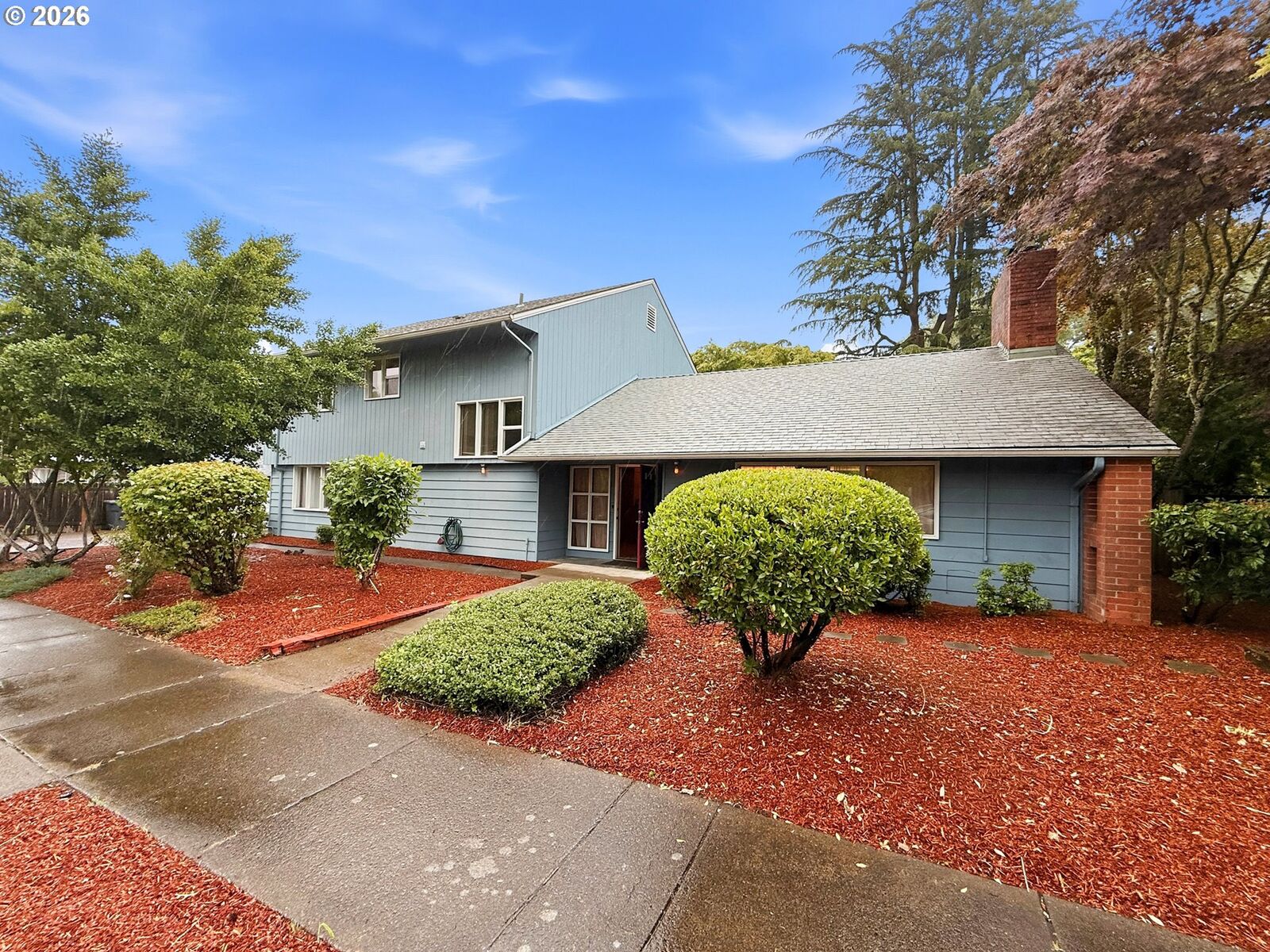 Property Photo:  625 NW 36th St  OR 97330 