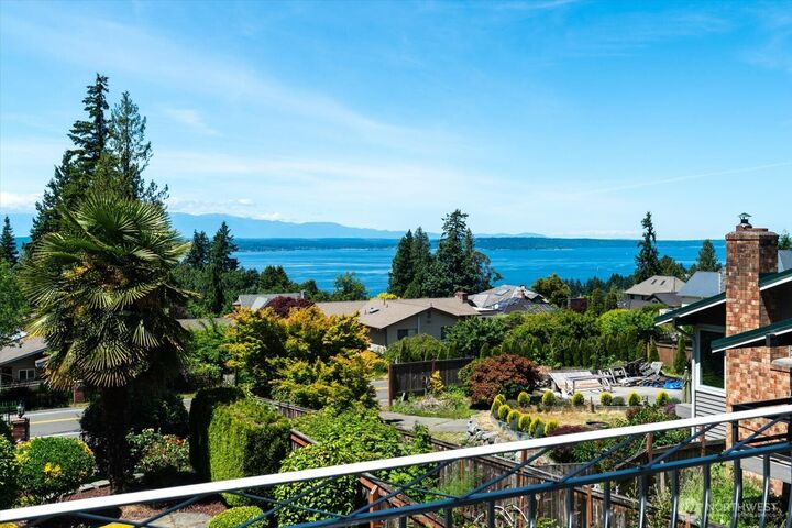 Property Photo: 17524 10th Avenue NW WA 98177