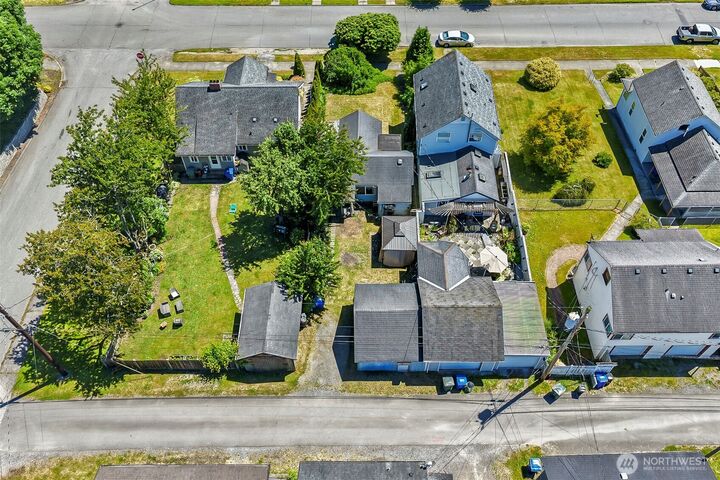 Property Photo: 2512 Cedar Street WA 98201