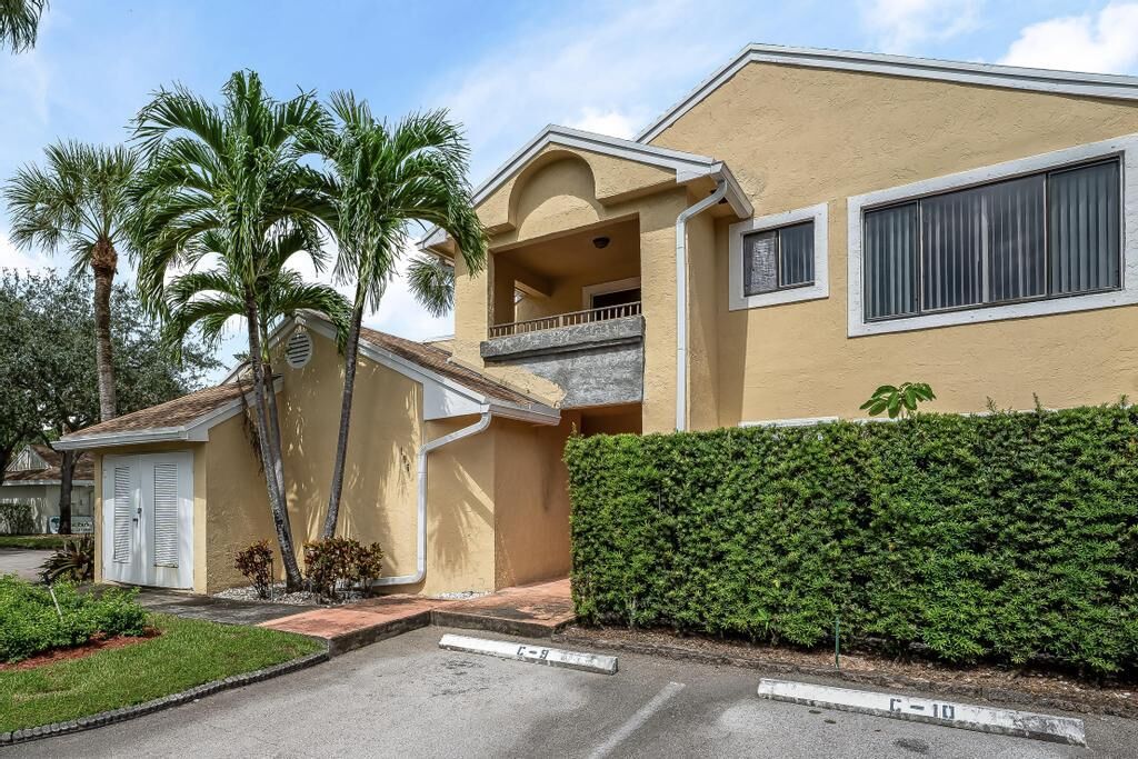 Property Photo:  151 SW 95th Terrace 106  FL 33025 