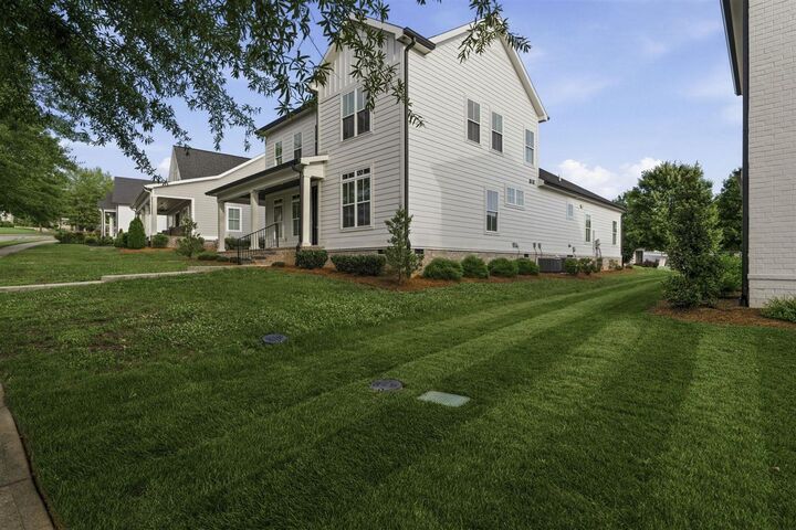 Property Photo:  633 Village Way  KY 42103 