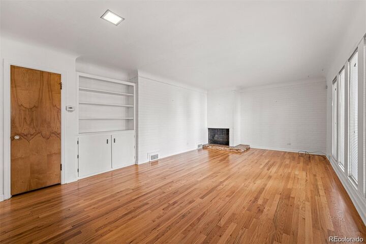 Property Photo:  3201 S Bellaire Street  CO 80222 