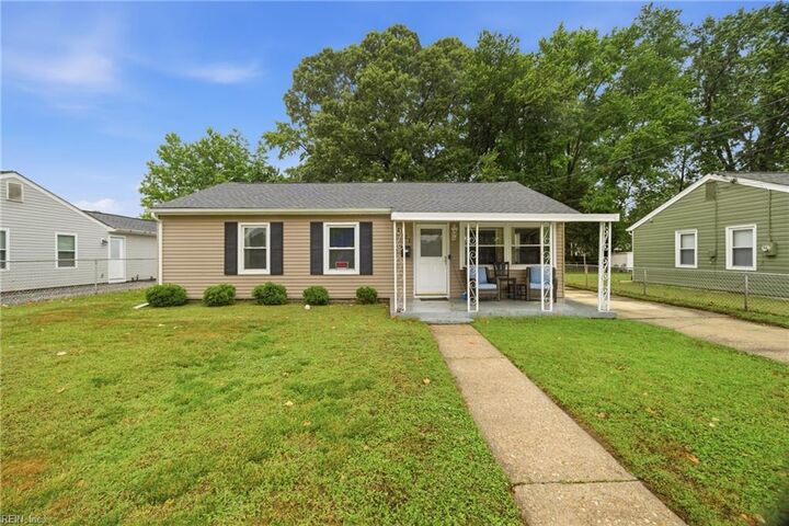 Property Photo: 1521 Morgan Dr VA 23663