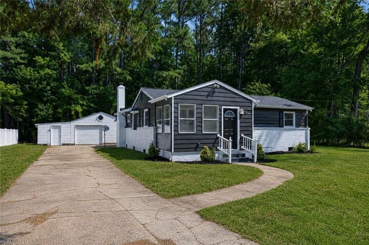 Property Photo: 1073 Scenic Blvd VA 23322