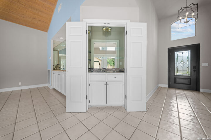 Property Photo:  13771 Bluff Villas Ct  TX 78216 