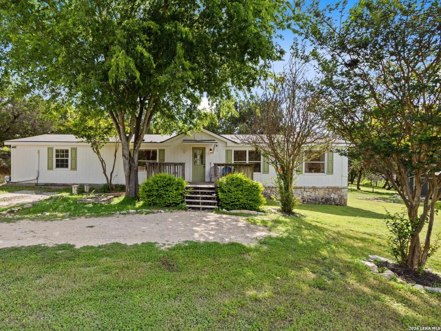 Property Photo:  125 Timber Trl  TX 78006 
