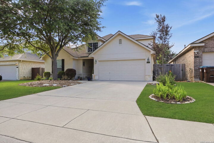 Property Photo:  8510 Grapevine Pass  TX 78255 
