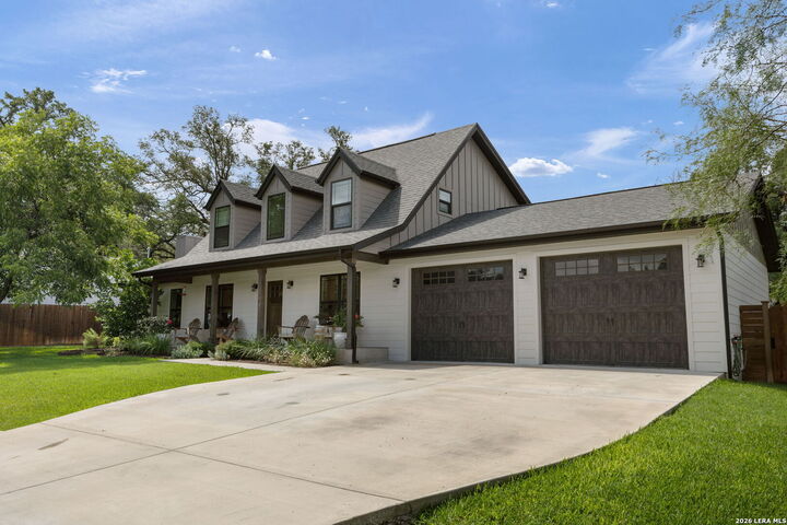 Property Photo: 300 E Bluebonnet Ln TX 78636