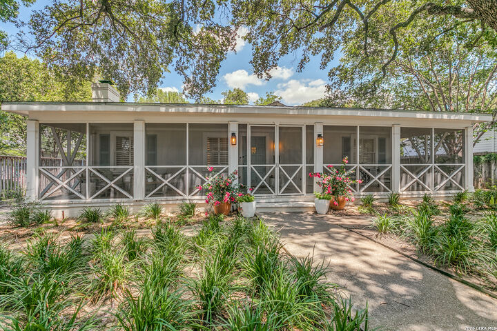 Property Photo:  317 Arcadia Pl  TX 78209 