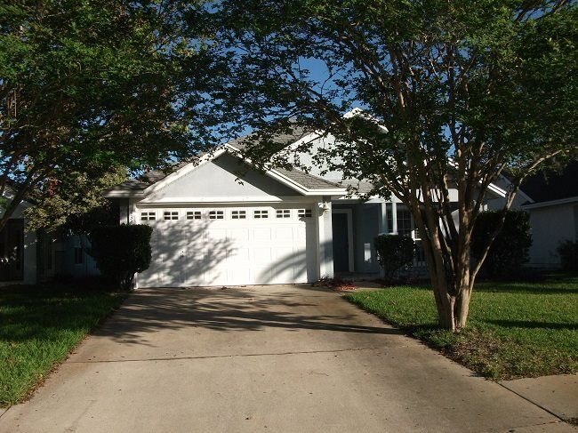 Property Photo: 432 Chamberlain Drive FL 32086