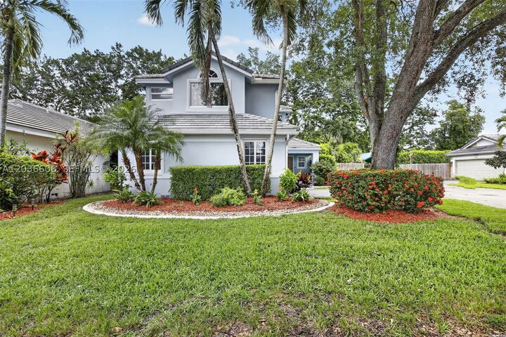 Property Photo: 8815 Woodside Ct FL 33328