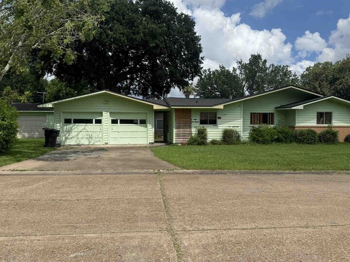 Property Photo: 2924 W Boston Dr TX 77627