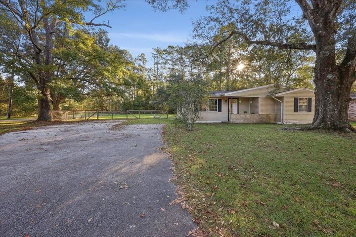 Property Photo: 380 Croom TX 77611