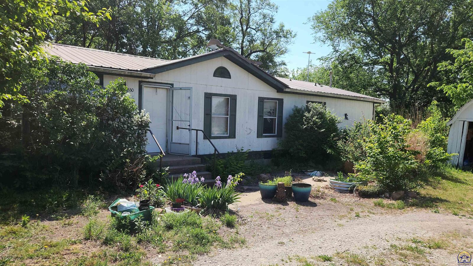 Property Photo:  530 Section Line Rd  KS 66550 