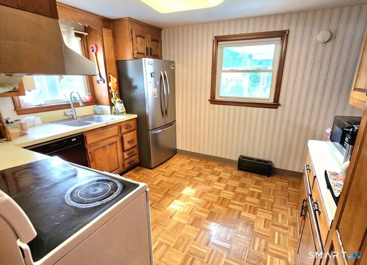 Property Photo: 66 Saint Augustine Street CT 06110