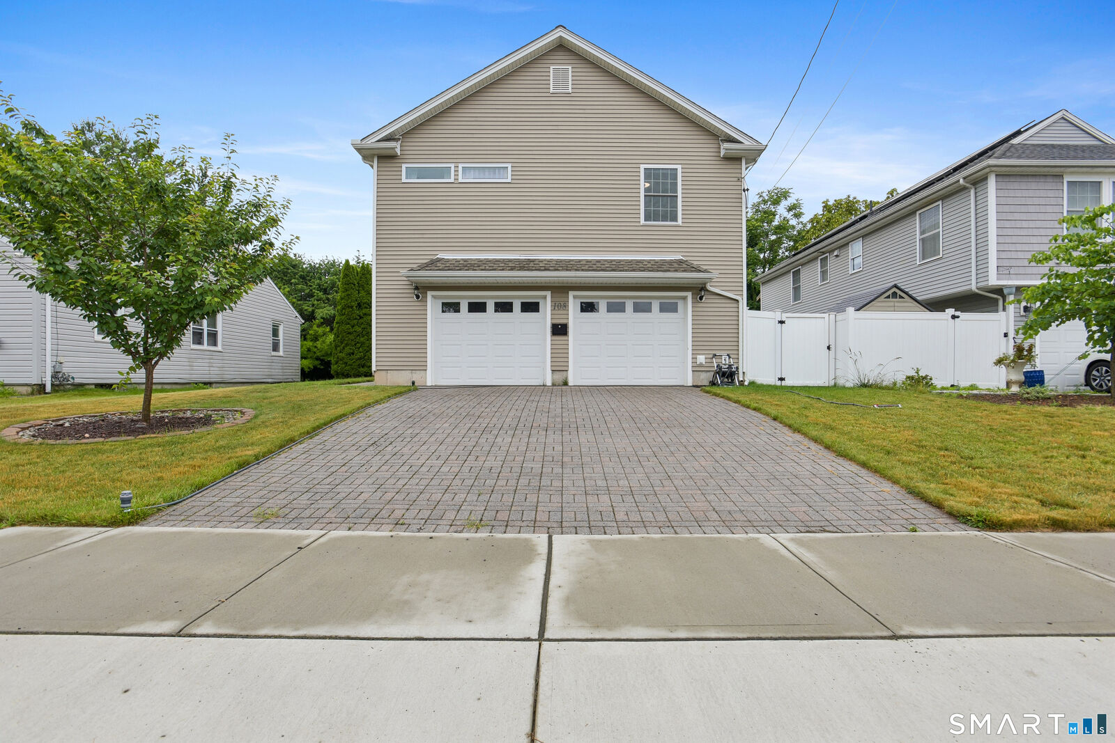 Property Photo:  108 Dudley Street  CT 06053 