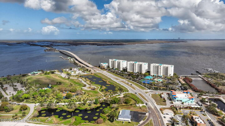 Property Photo:  7 Indian River Avenue  FL 32796 