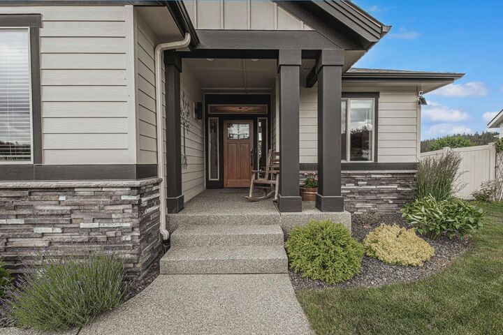 Property Photo: 11315 E Flagstone Ln WA 99206