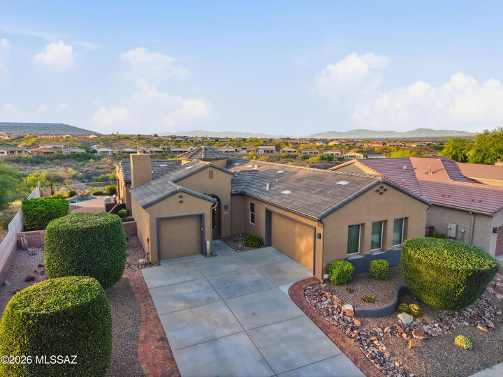Property Photo: 2208 W Bassett Peak Drive AZ 85622