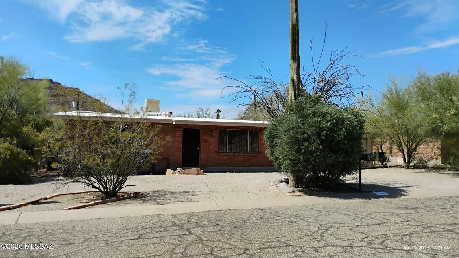 Property Photo:  1921 W Calle Del Reposo  AZ 85745 