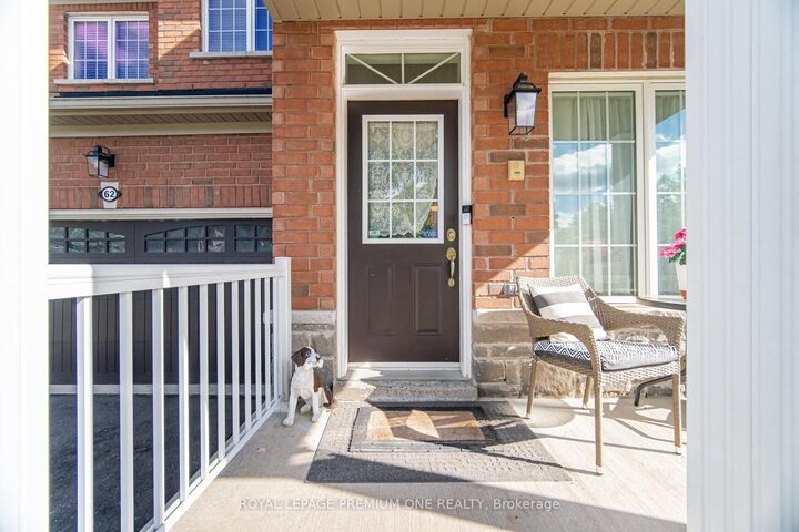 Property Photo: 62 Lost Pond Crescent ON L4A 0R4