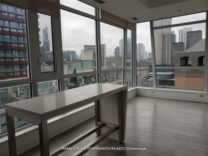 Property Photo:  199 Richmond Street W 1602  ON M5V 0H4 