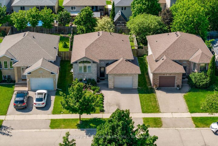 Property Photo:  120 Donegal Drive  ON N3T 6N4 