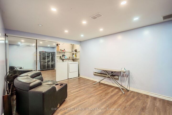 Property Photo: 25 Briar Path ON L6T 2A2
