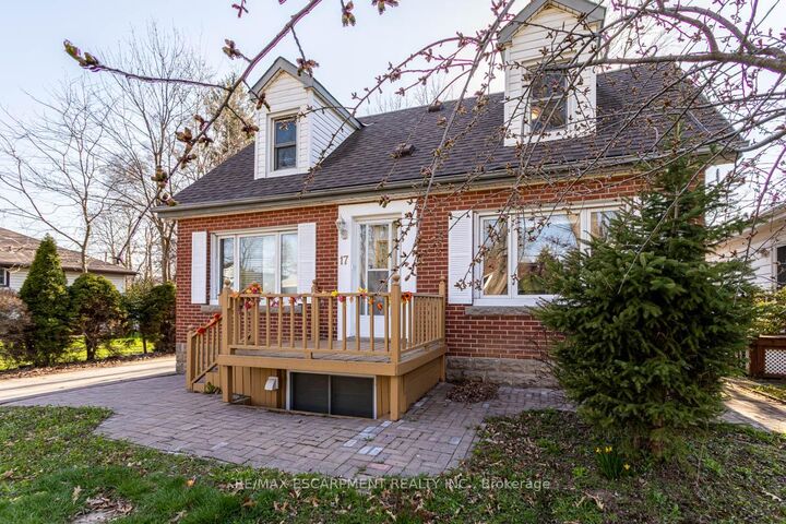 Property Photo: 17 Thorndale Street N ON L8S 3K5