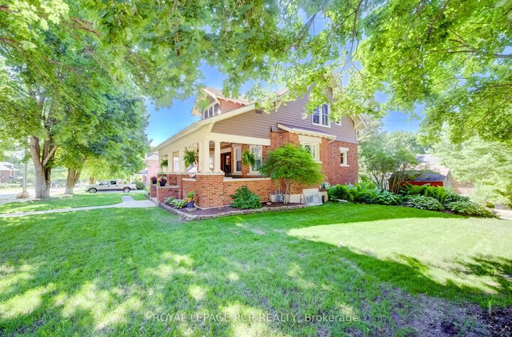 Property Photo:  287 Fergus Street N  ON N0G 2L2 