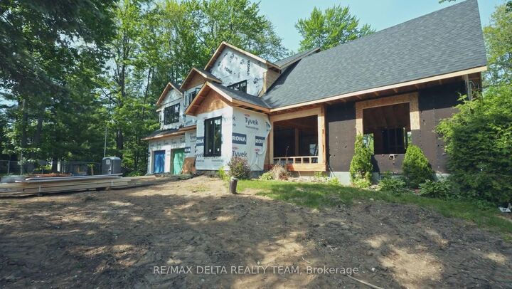 8 Pineglen Crescent — photo 1