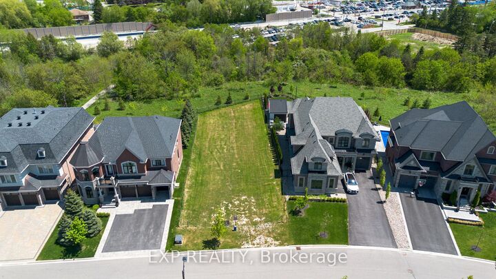 Property Photo:  25 Hogan Court  ON L7B 1C9 