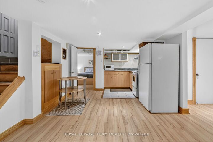 Property Photo: 64 Delaware Avenue S ON K2P 0Z3