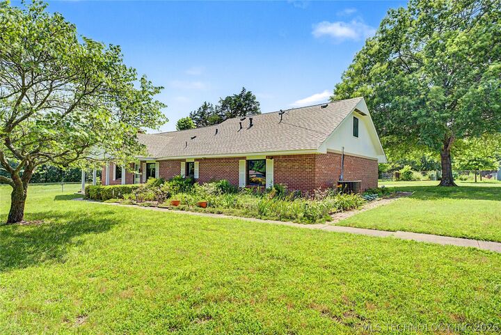 Property Photo:  267 County Road 3013  OK 74003 