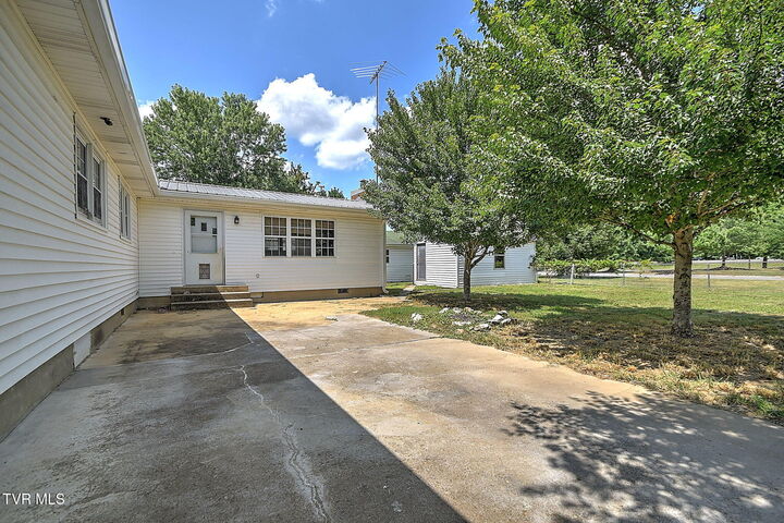 Property Photo: 412 South Main Street TN 37643