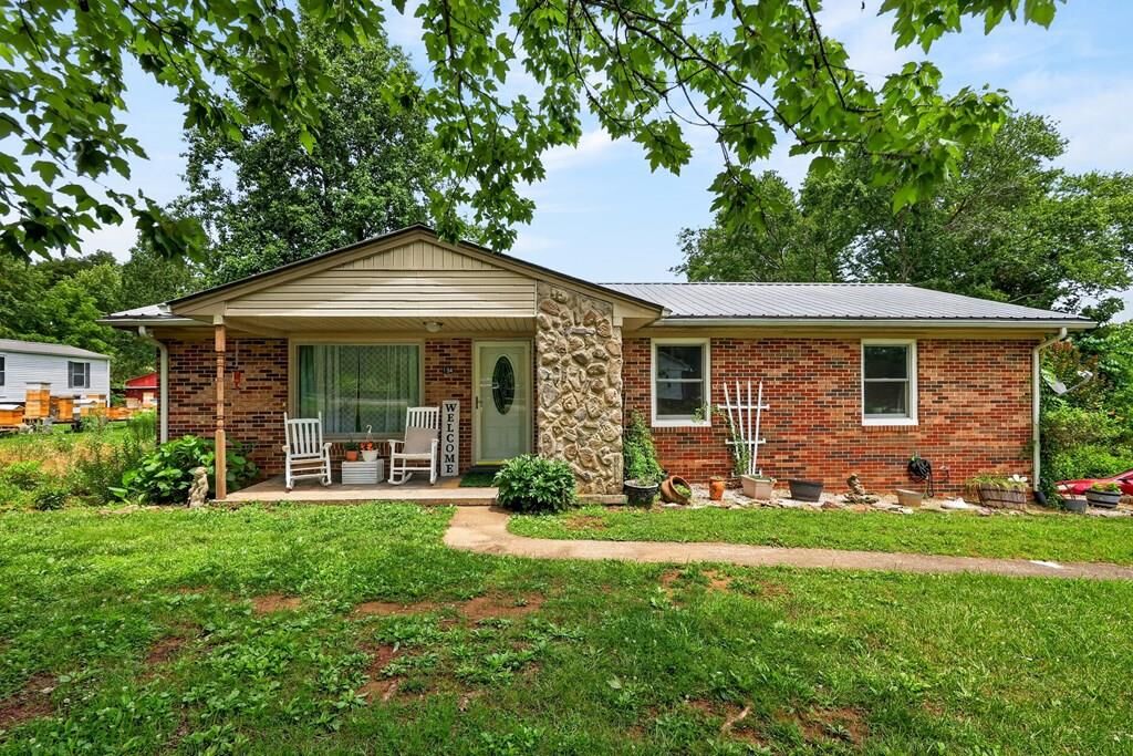 Property Photo: 194 Meadowbrook Cir TN 38570