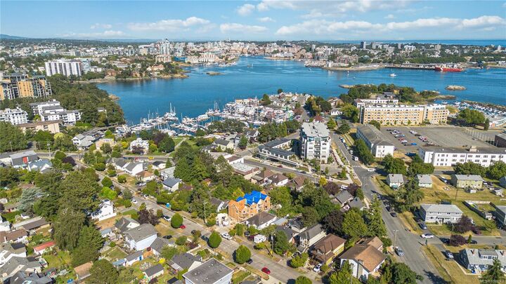 Property Photo: 525 Paradise St #4 BC V9A 5E3