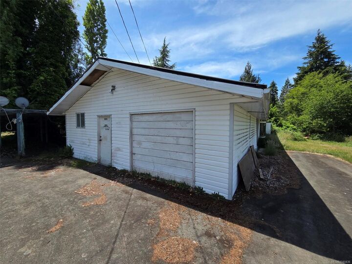 5870 Grandview Rd — photo 1