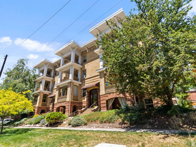 Property Photo: 557 E 1st Ave 10 UT 84103