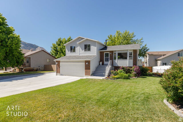 Property Photo:  755 E 2550 N  UT 84414 