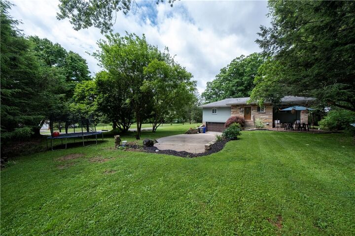 Property Photo:  109 Oak Ridge Dr  PA 16002 