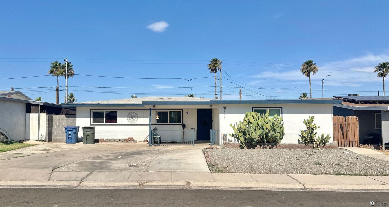 Property Photo:  2571 S Walnut Ave  AZ 85364 